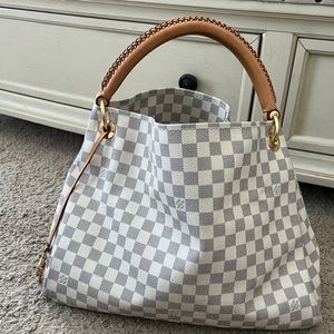 Louis Vuitton Artistry bag